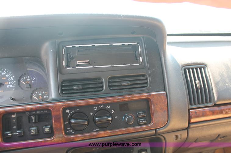 image for item I8166 1996 Jeep Grand Cherokee Limited SUV