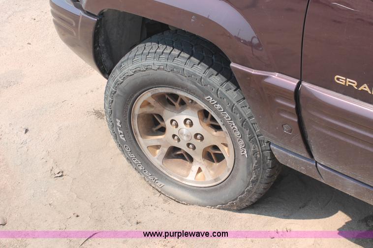 image for item I8166 1996 Jeep Grand Cherokee Limited SUV