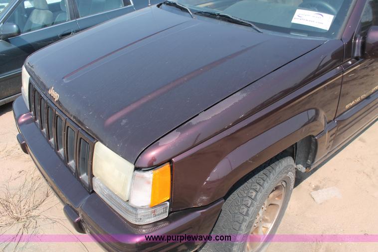 image for item I8166 1996 Jeep Grand Cherokee Limited SUV