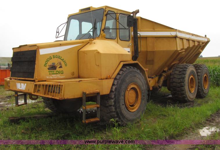 image for item D7468 1998 Moxy MT40 haul truck