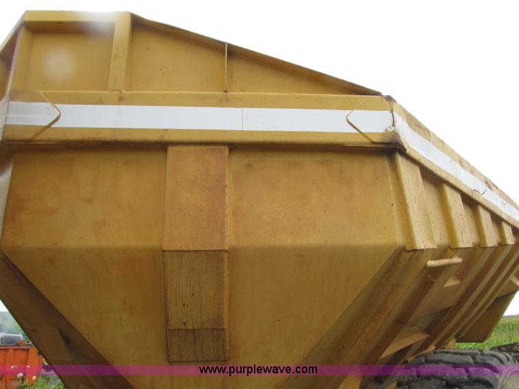 image for item D7468 1998 Moxy MT40 haul truck