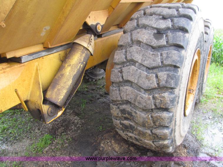 image for item D7468 1998 Moxy MT40 haul truck