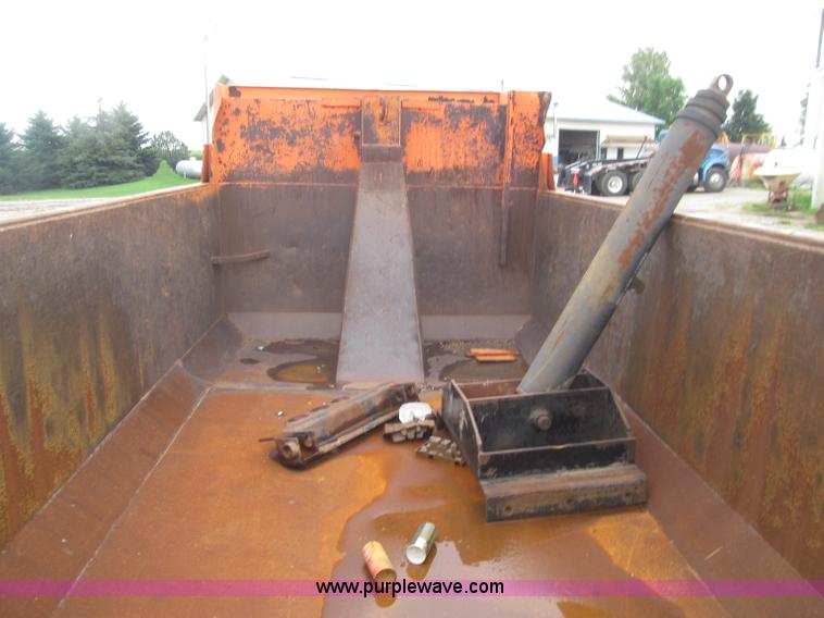 image for item D7472 16' dump bed