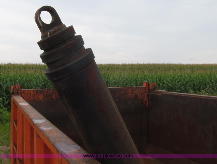 image for item D7472 16' dump bed