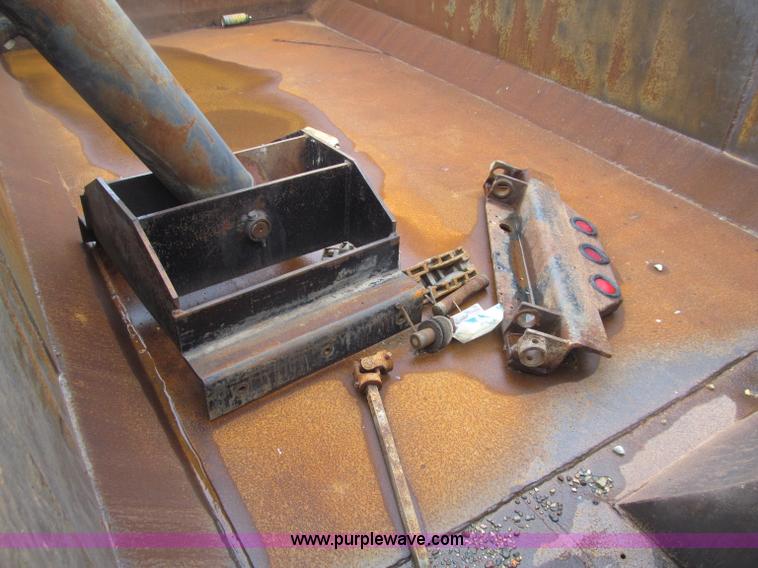 image for item D7472 16' dump bed