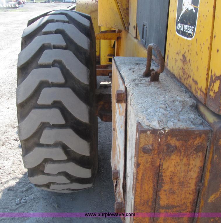 image for item D7476 1981 John Deere 544C wheel loader