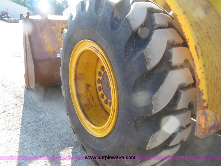 image for item D7476 1981 John Deere 544C wheel loader