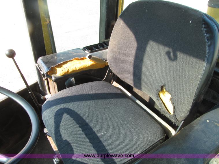 image for item D7476 1981 John Deere 544C wheel loader