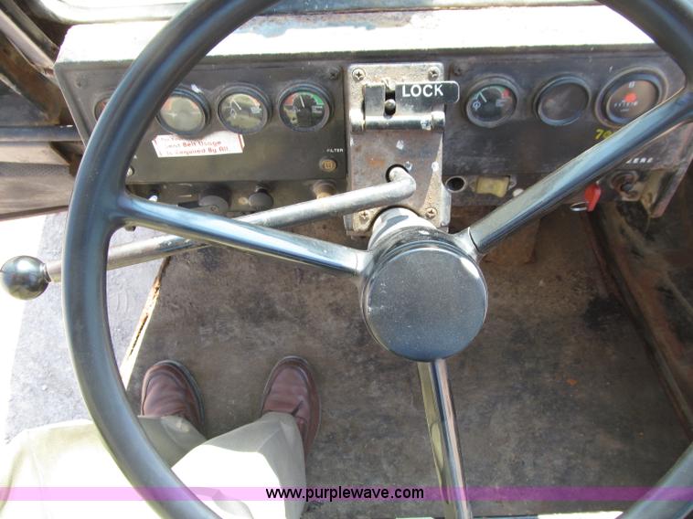 image for item D7476 1981 John Deere 544C wheel loader