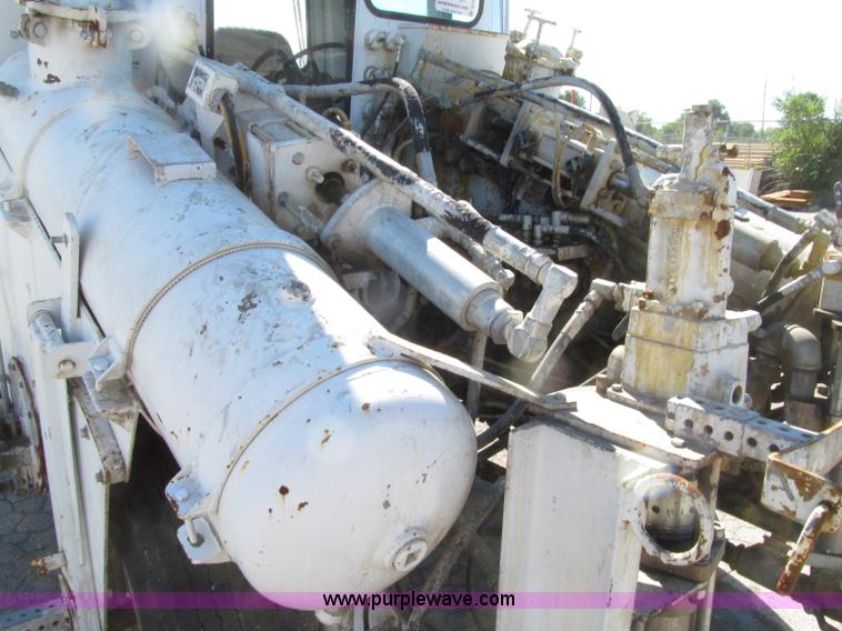 image for item D7477 Ban Corporation self-propelled paint striping machine