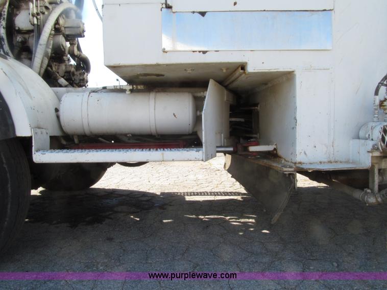 image for item D7477 Ban Corporation self-propelled paint striping machine