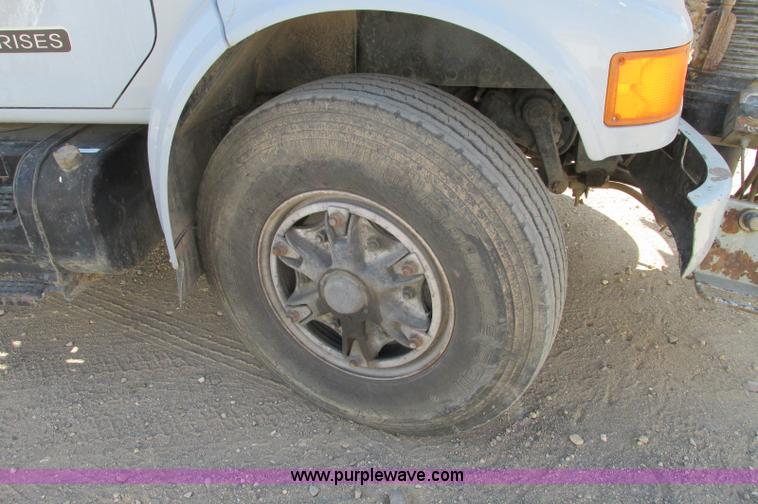 image for item E5189 1990 International 4900 vacuum truck