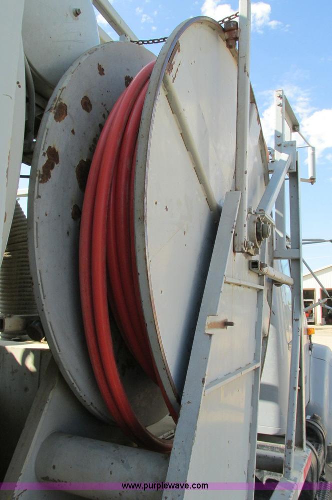 image for item E5189 1990 International 4900 vacuum truck