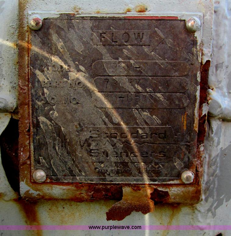 image for item E5189 1990 International 4900 vacuum truck