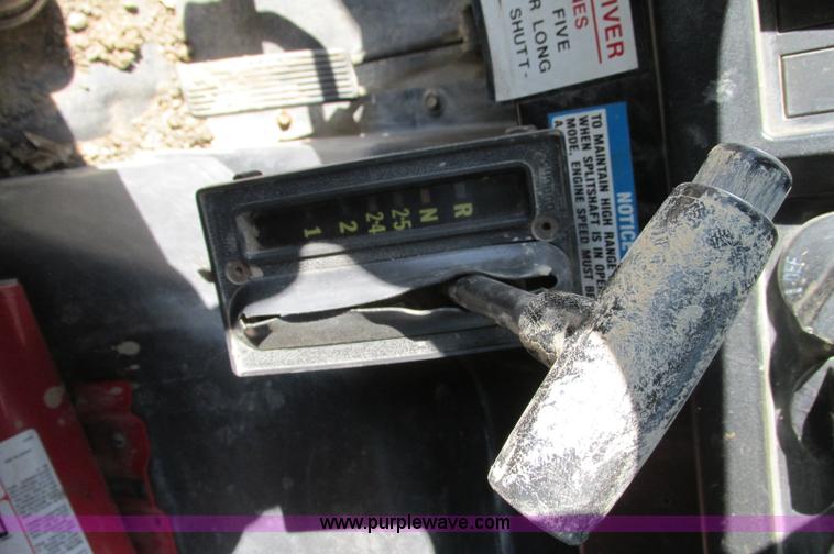 image for item E5189 1990 International 4900 vacuum truck