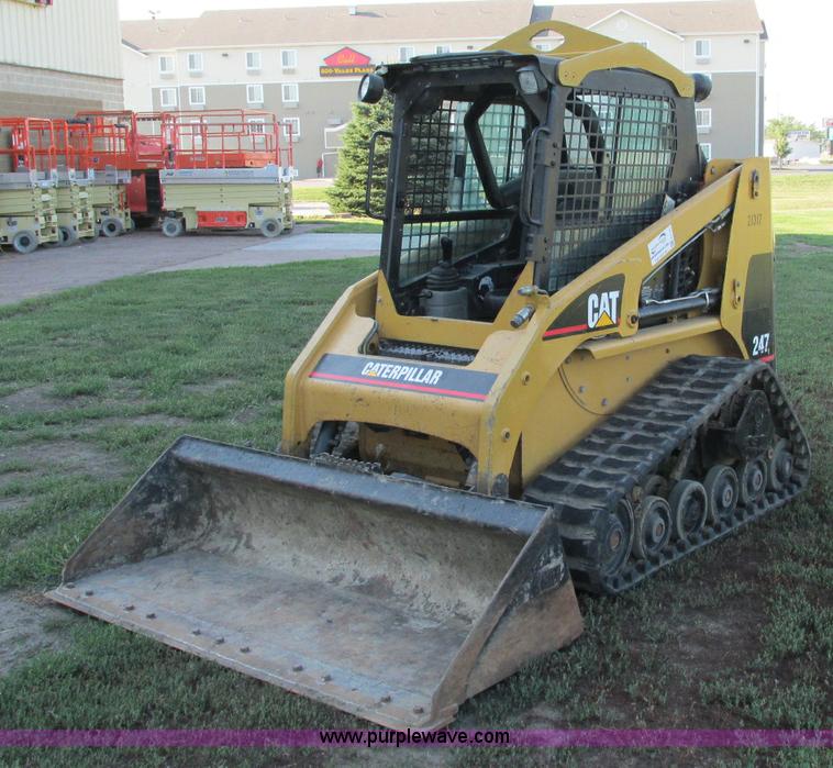 image for item E5193 2003 Caterpillar 247 track skid steer
