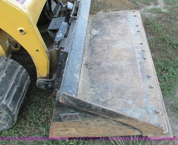 image for item E5193 2003 Caterpillar 247 track skid steer