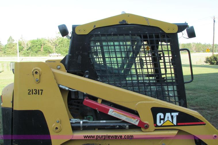 image for item E5193 2003 Caterpillar 247 track skid steer