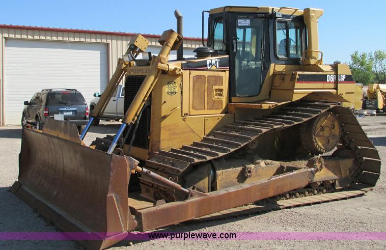 image for item E5194 1997 Caterpillar D6R LGP dozer