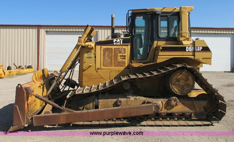 image for item E5194 1997 Caterpillar D6R LGP dozer
