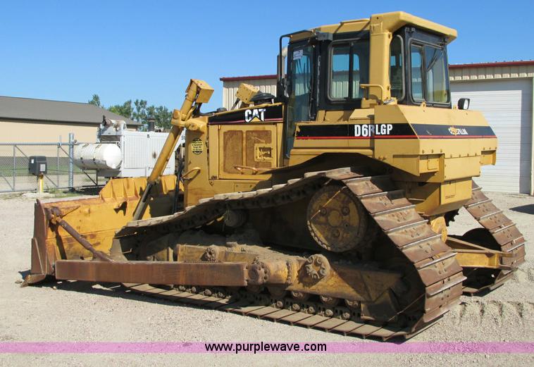 image for item E5194 1997 Caterpillar D6R LGP dozer