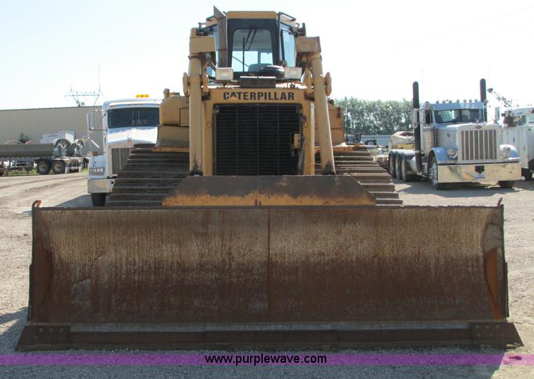 image for item E5194 1997 Caterpillar D6R LGP dozer