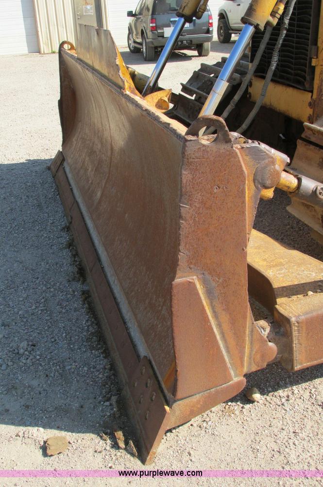 image for item E5194 1997 Caterpillar D6R LGP dozer