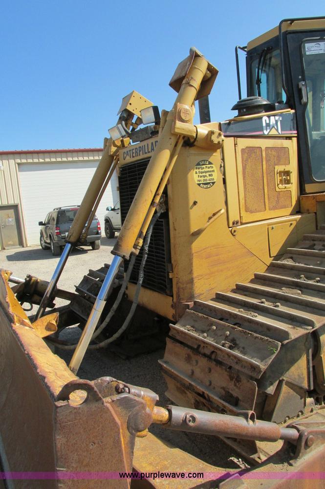 image for item E5194 1997 Caterpillar D6R LGP dozer