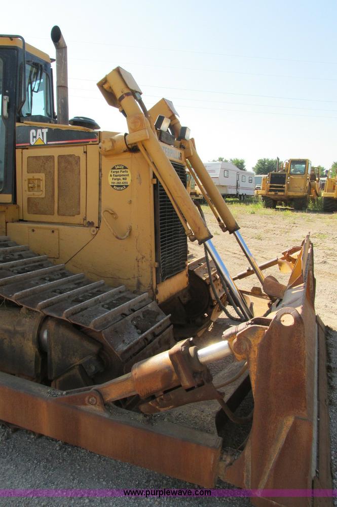 image for item E5194 1997 Caterpillar D6R LGP dozer