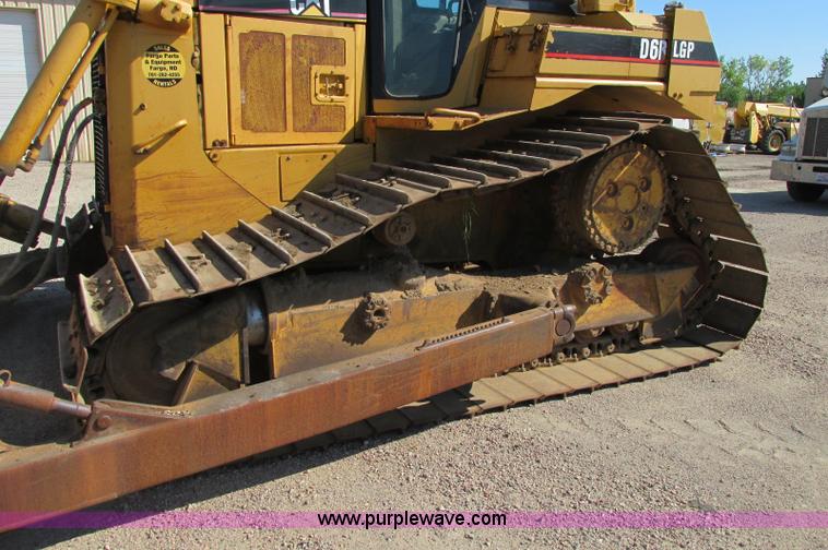 image for item E5194 1997 Caterpillar D6R LGP dozer