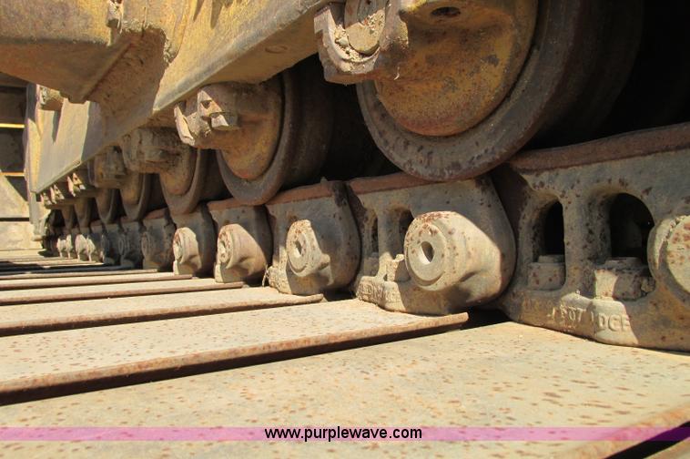 image for item E5194 1997 Caterpillar D6R LGP dozer