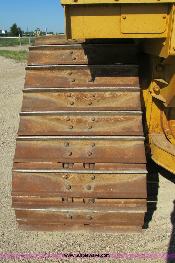 image for item E5194 1997 Caterpillar D6R LGP dozer