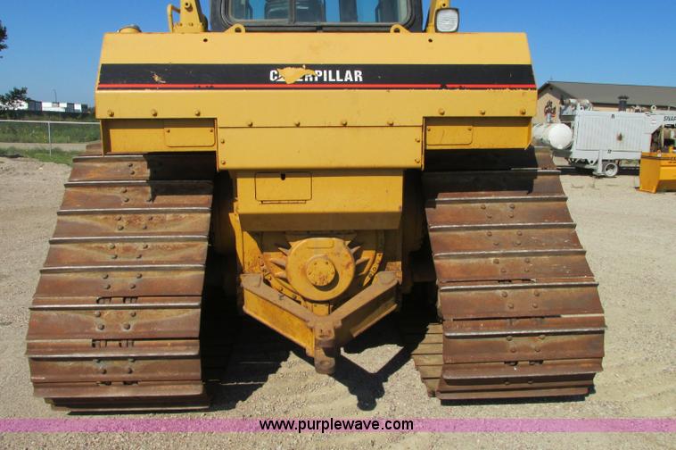 image for item E5194 1997 Caterpillar D6R LGP dozer