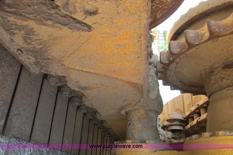 image for item E5194 1997 Caterpillar D6R LGP dozer