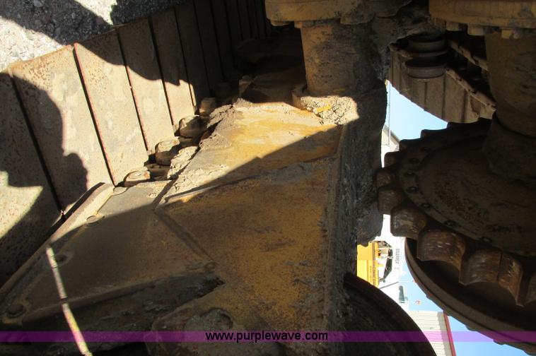 image for item E5194 1997 Caterpillar D6R LGP dozer