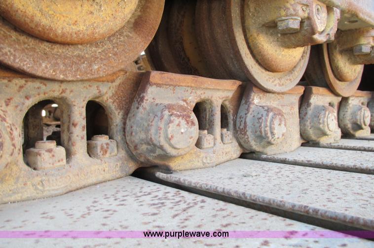 image for item E5194 1997 Caterpillar D6R LGP dozer