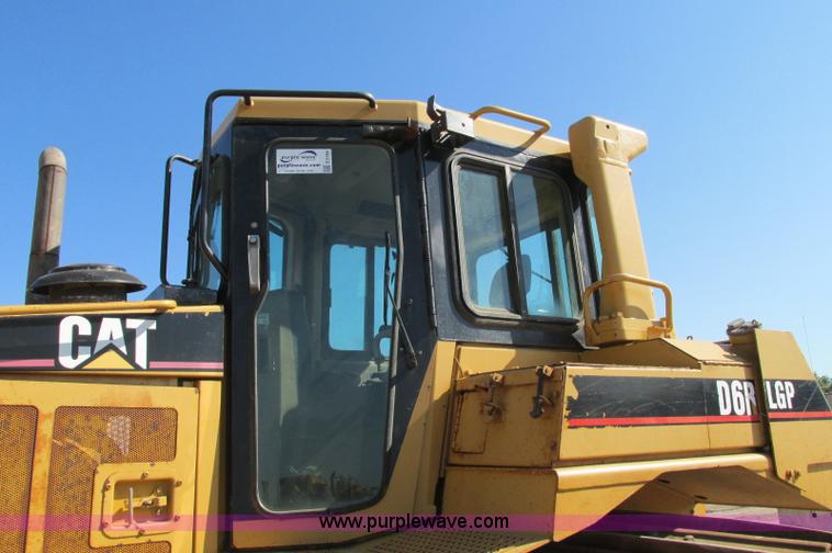 image for item E5194 1997 Caterpillar D6R LGP dozer