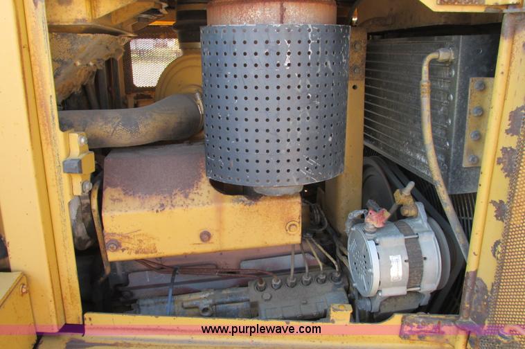 image for item E5194 1997 Caterpillar D6R LGP dozer