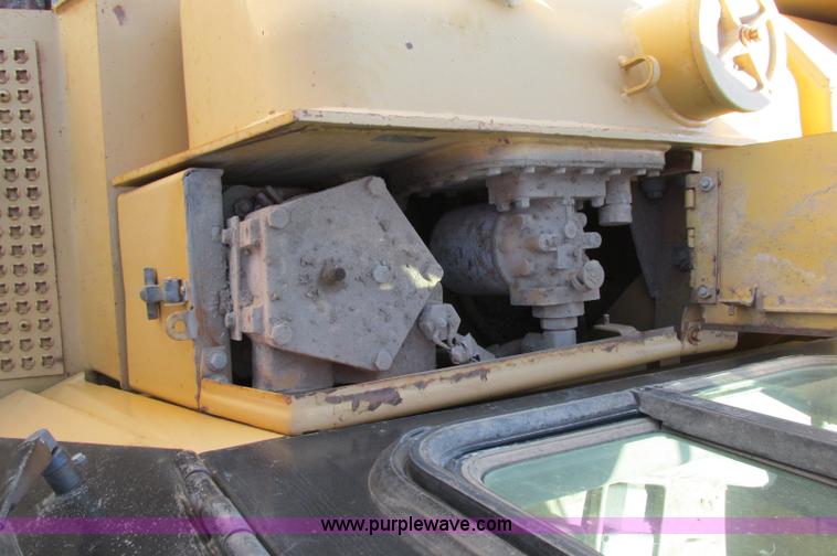 image for item E5194 1997 Caterpillar D6R LGP dozer