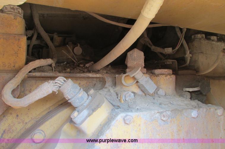 image for item E5194 1997 Caterpillar D6R LGP dozer