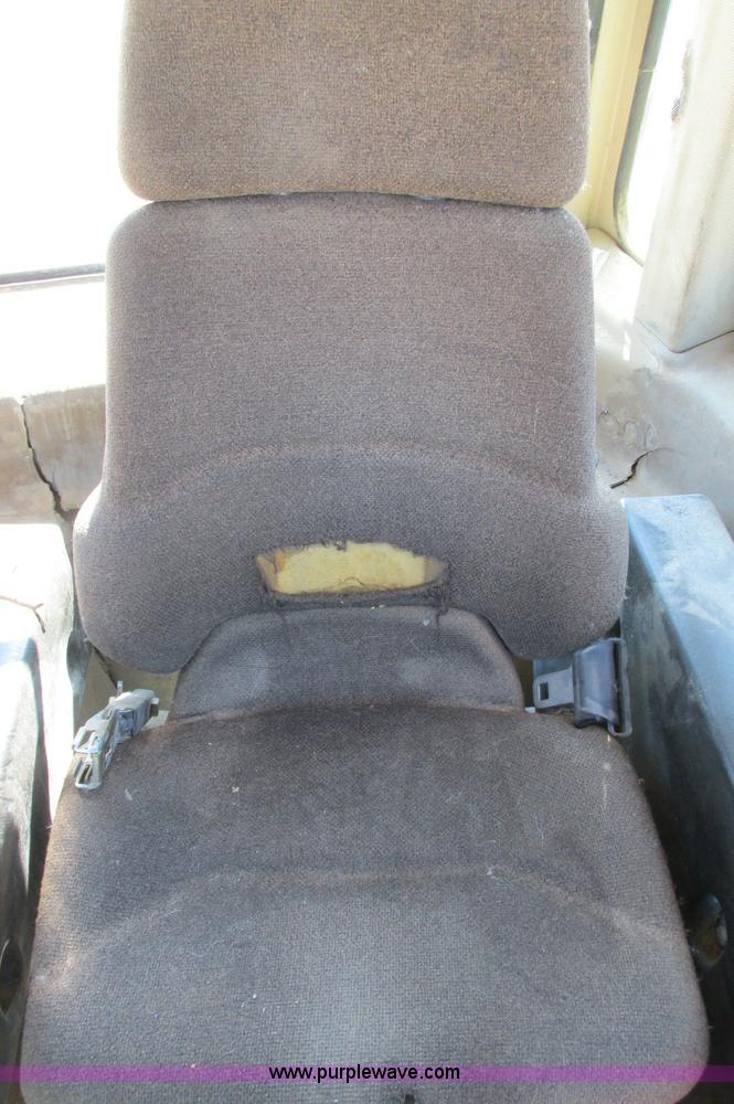 image for item E5194 1997 Caterpillar D6R LGP dozer