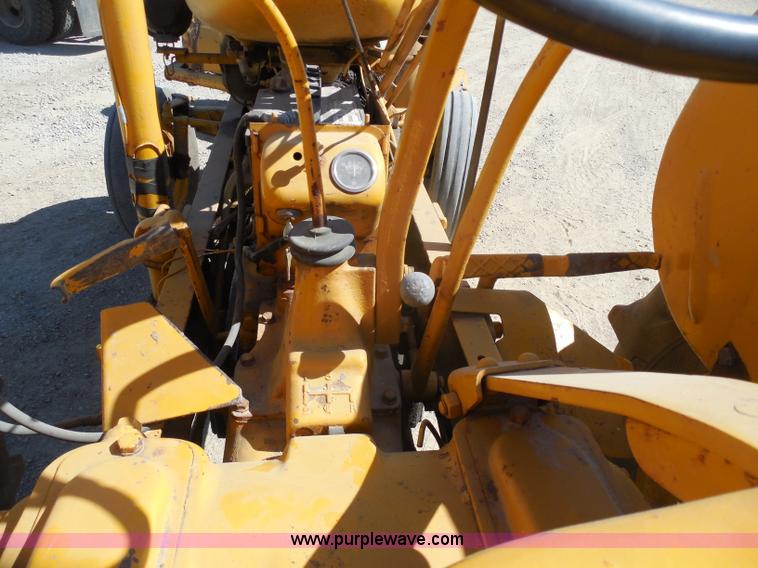 image for item H9811 1950 Allis Chalmers WD-45 tractor