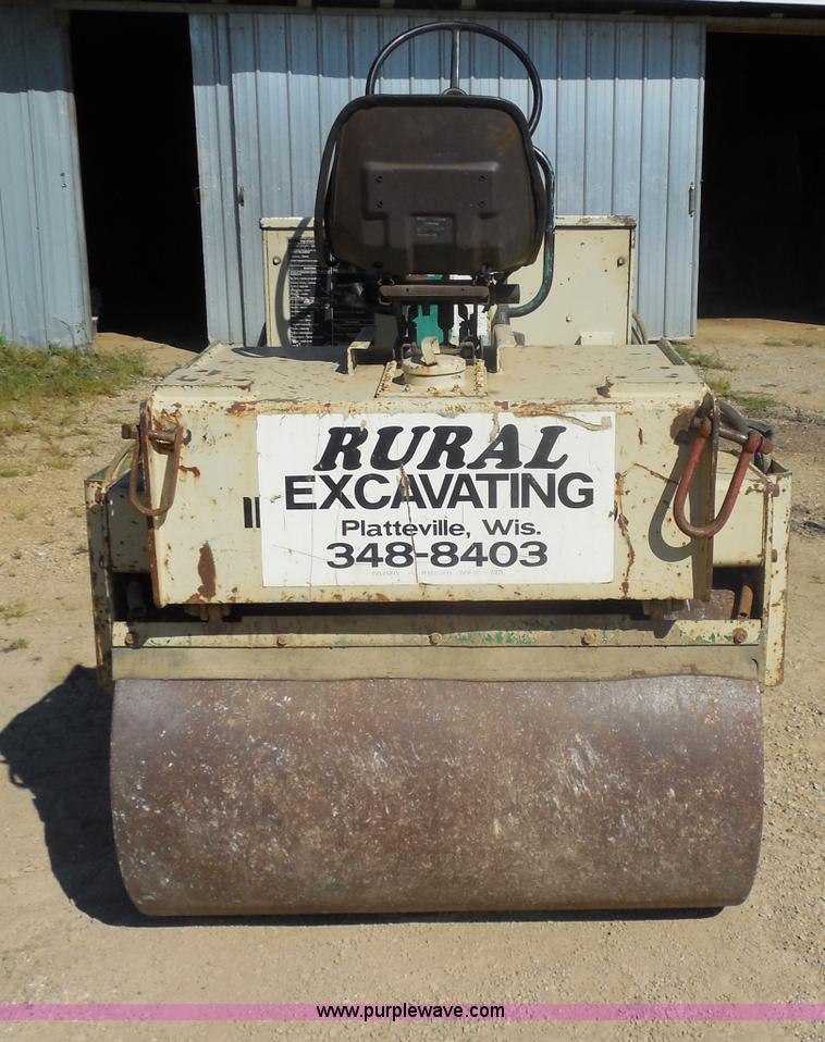 image for item H9812 Ingersoll Rand D25 vibratory roller