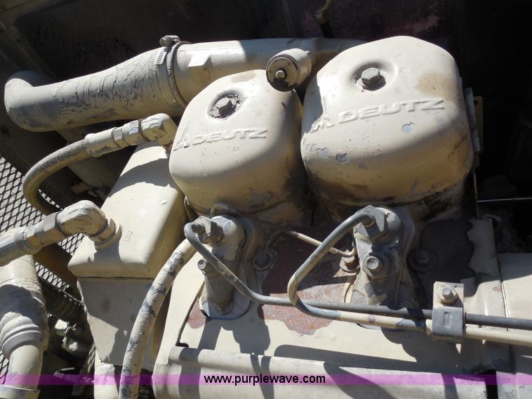 image for item H9812 Ingersoll Rand D25 vibratory roller