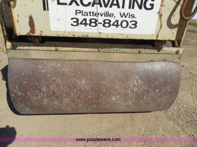 image for item H9812 Ingersoll Rand D25 vibratory roller