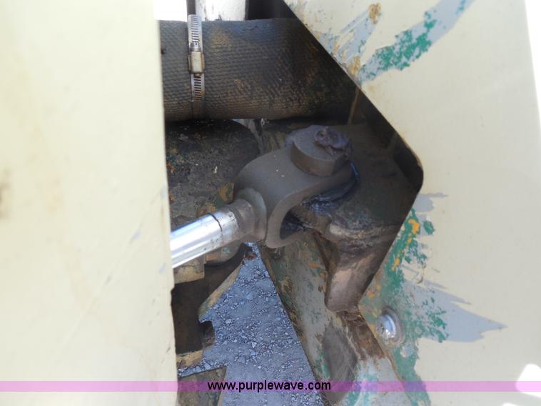 image for item H9812 Ingersoll Rand D25 vibratory roller