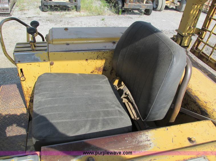 image for item I4250 1970 Caterpillar 955K track loader
