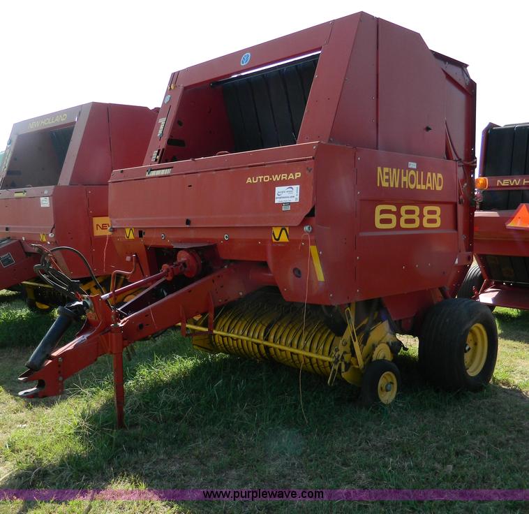 image for item D6026 New Holland 688 round baler