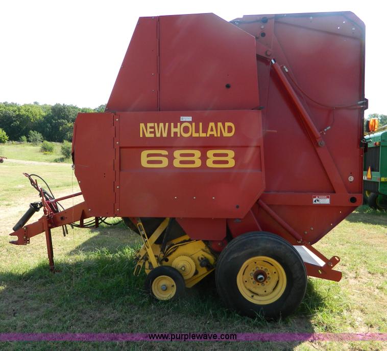 image for item D6026 New Holland 688 round baler