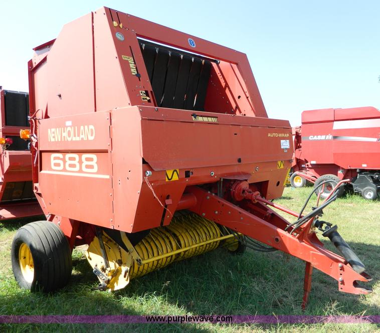 image for item D6026 New Holland 688 round baler